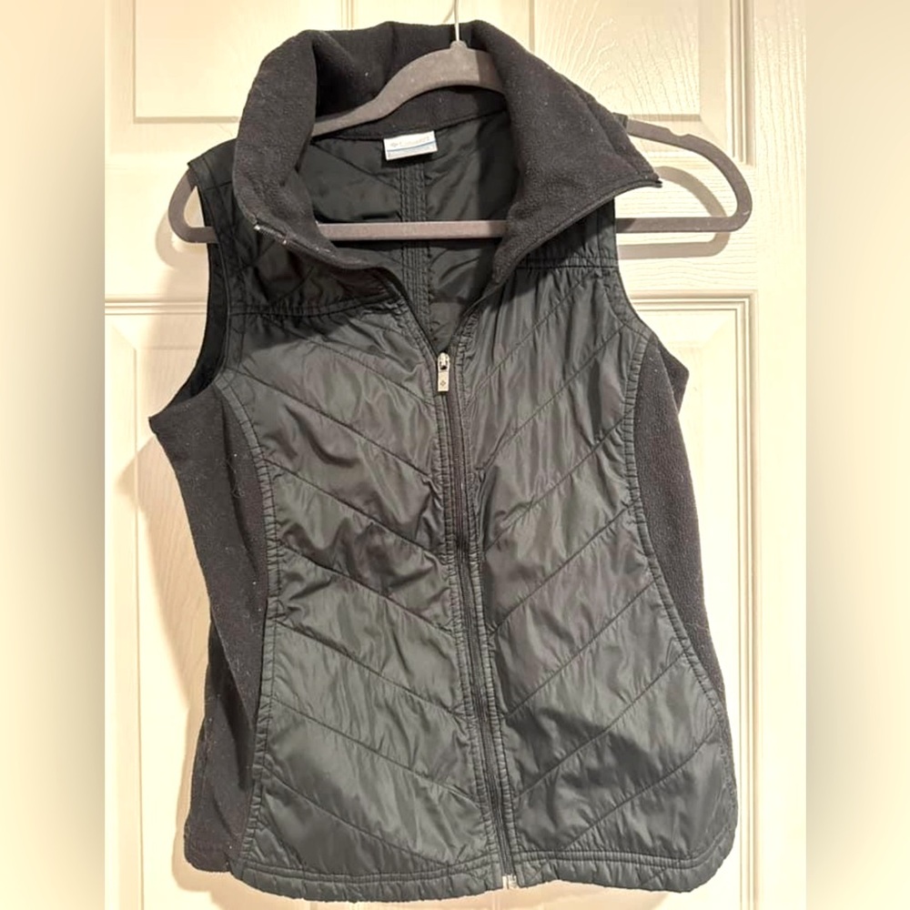 Columbia • women’s zip vest